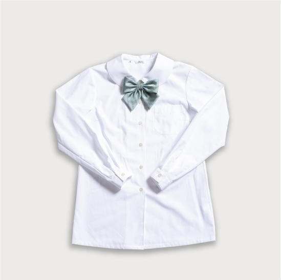 丸襟のブラウス