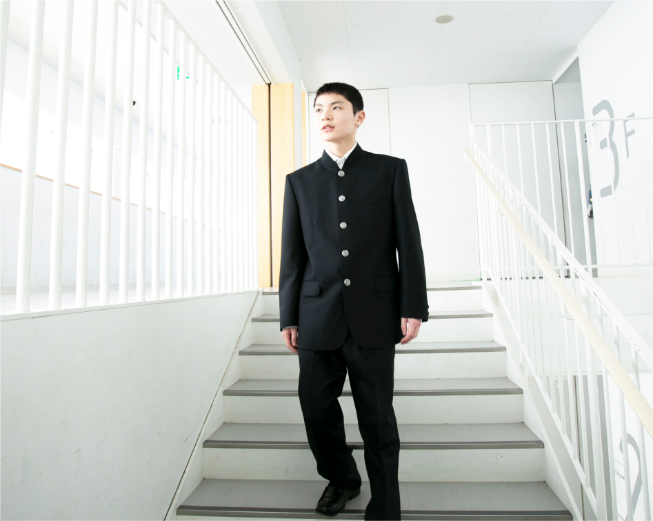 制服の着用イメージ写真04